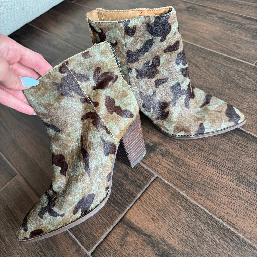 Lucky Brand Brown Ankle Booties with Chunky Heel